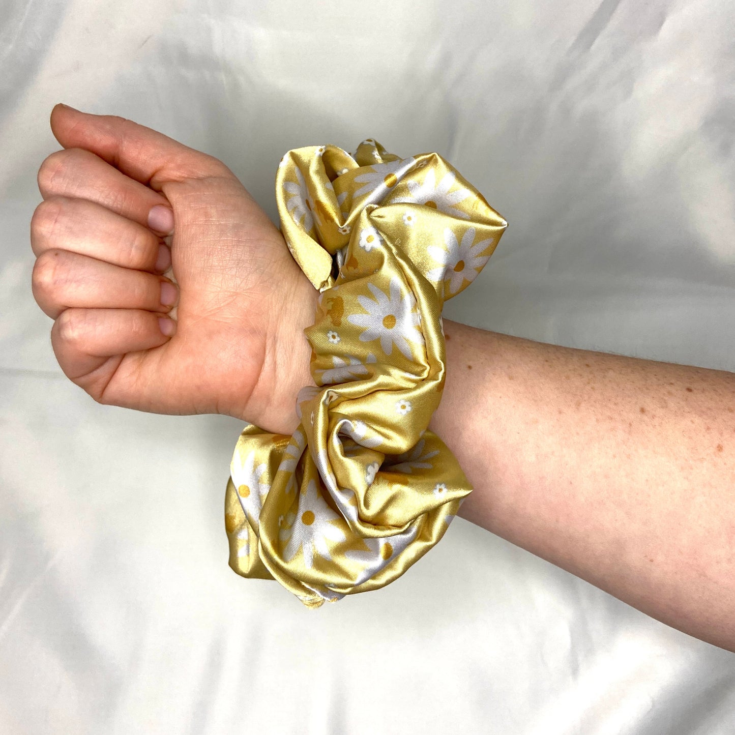 Buffalo Daisies JUMBO Scrunchie